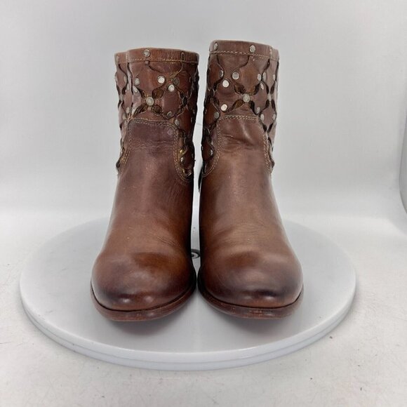 Frye Courtney Overlay Stud Women Size 6B Brown Cognac Leather Laser Cut Boot - Picture 2 of 15
